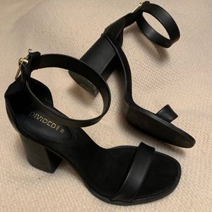 •H&M | Black Chunky Block Heels•